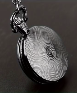 Reverso oscuro del reloj con un patrón circular texturizado
