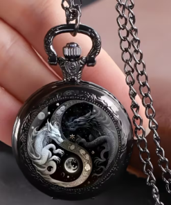Ilustración de los 2 dragones y anilla ornamentada del reloj