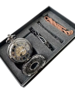 Reloj de filigrana con la tapa abierta y cadena